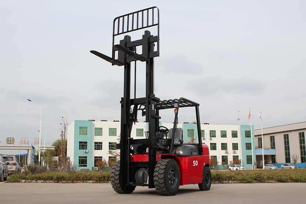 Electric forklift preparation 5